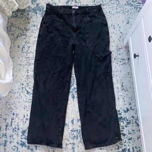 Forever 21 black cargo jeans. Size 34